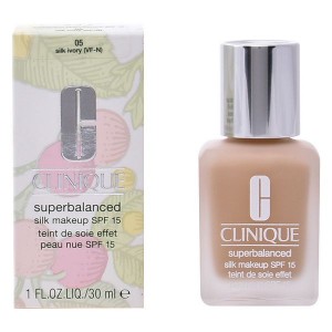 Fonds de teint liquides Clinique 92947
